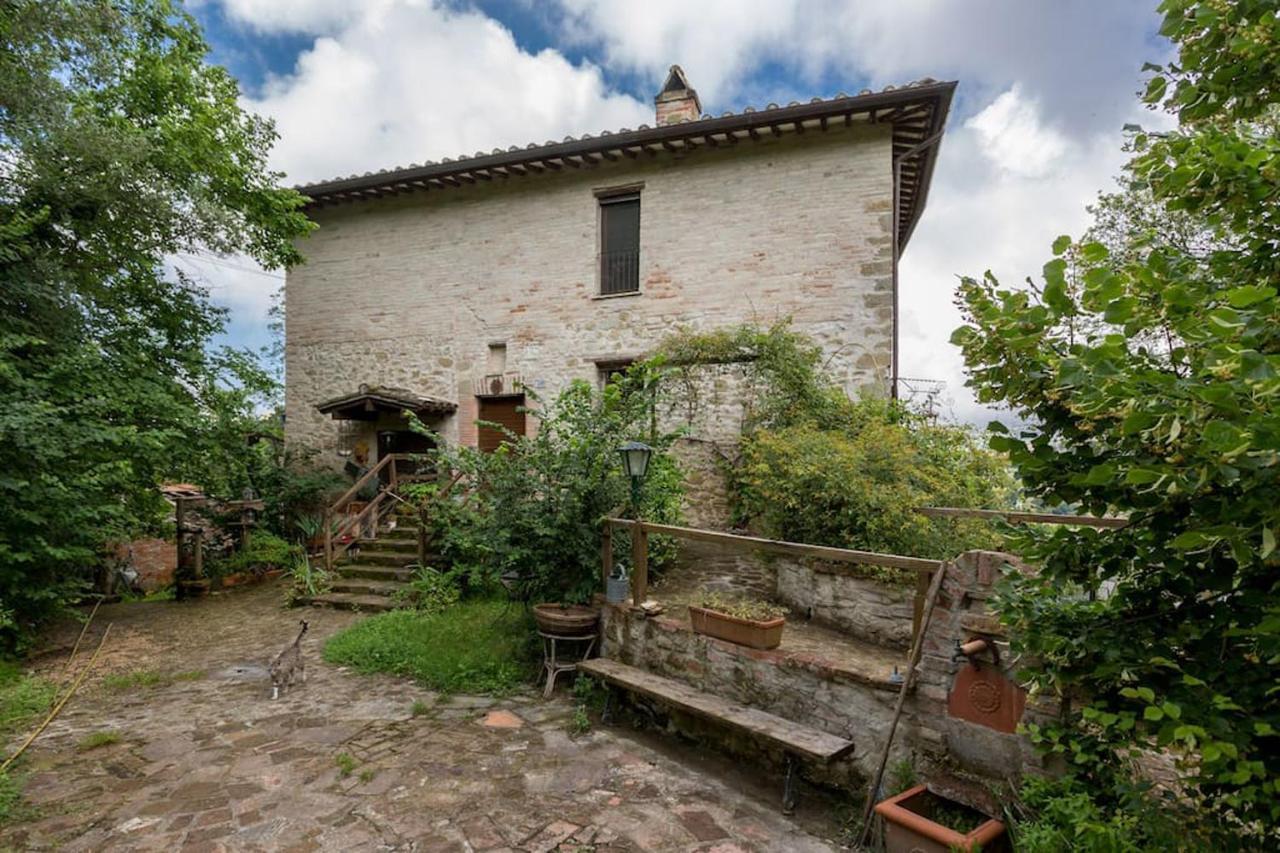 Agriturismo Il Poggio Degli Scoiattoli 佩鲁贾 外观 照片